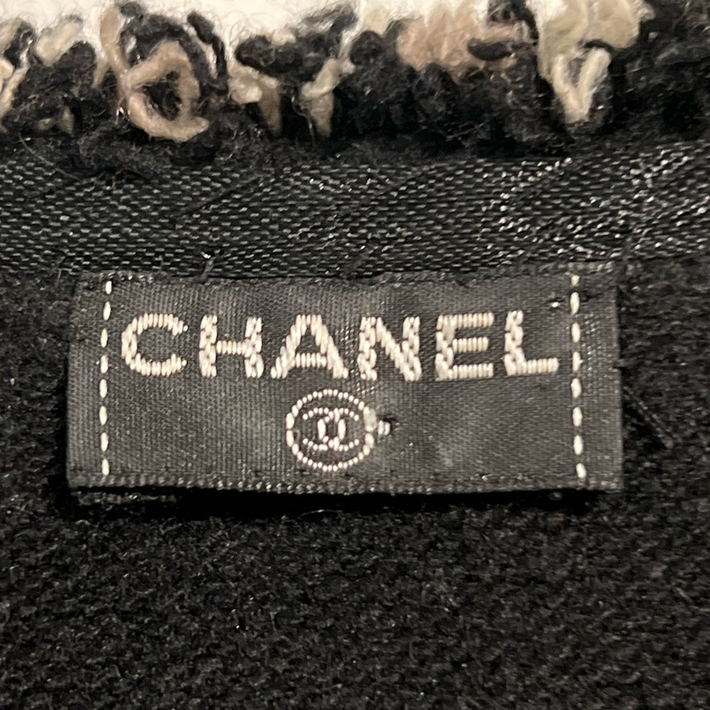 Chanel black fantasy tweed trim cashmere cardigan - Picture 3 of 7